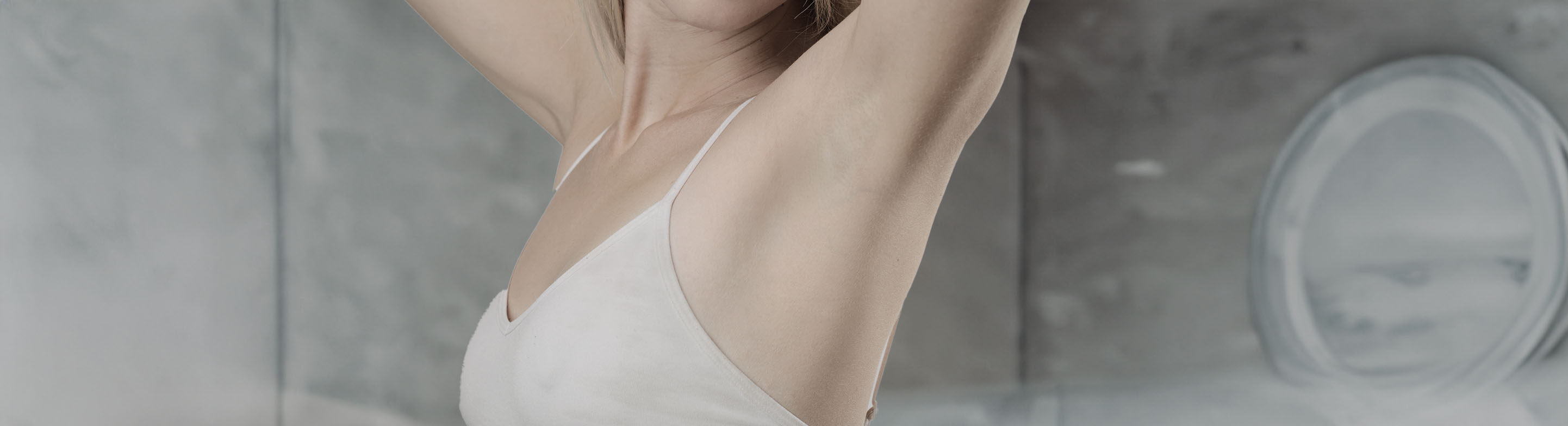 Toma como parte de tu rutina diaria, la limpieza de tu piel, enfocándote en el cuidado de tus axilas con cremas y al final con el desodorante Neutro Balance Dermoprotector.   